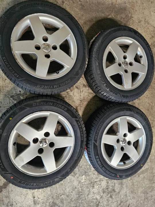 Peugeot 208 Original Alufelgen, NEUE 185/65R15 TOP Ganzjahresreifen