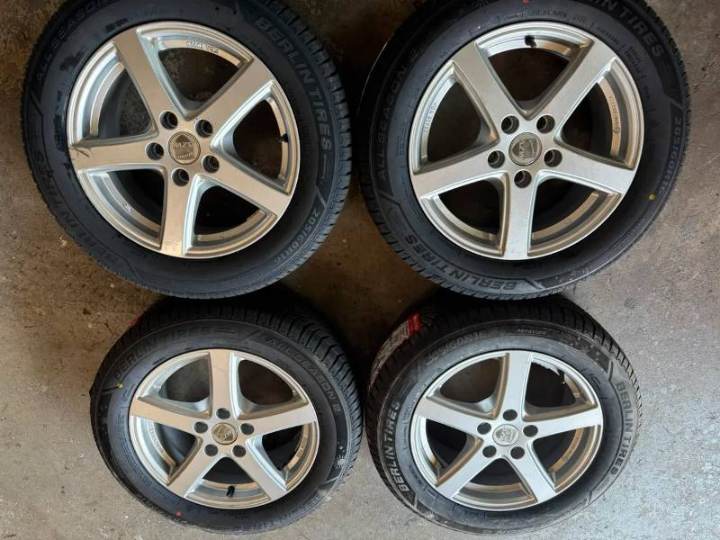 VW Touran 5T Original 16zoll Stahlfelgen inkl. Zierkappen, NEUE 205/60R16 TOP Ganzjahresreifen