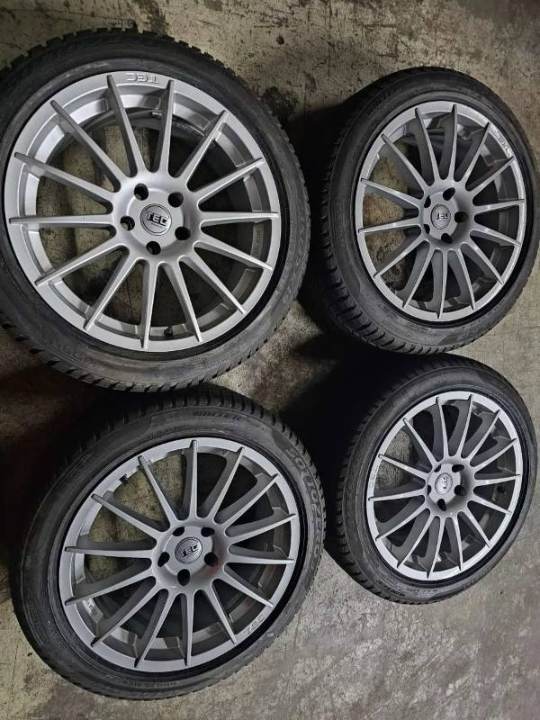 Mercedes Benz E-Klasse W214 19zoll Alufelgen RDKS, 245/45R19 102V XL Pirelli Sottozero3 Winterreifen