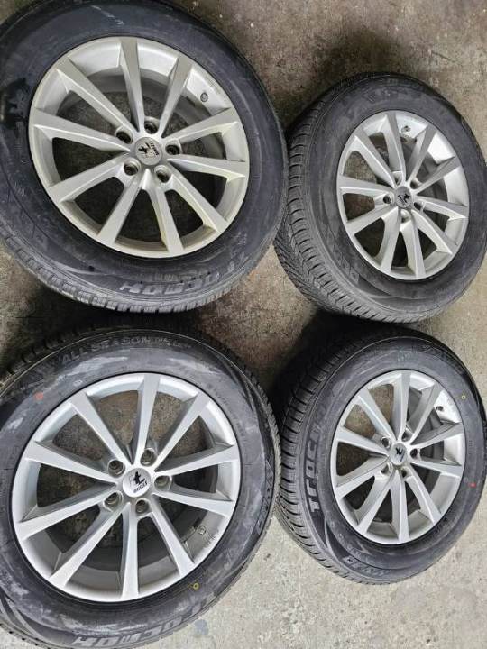 Mazda CX 5 Alufelgen Sensoren 225/65R17 106V XL Tracmax Ganzjahresreifen
