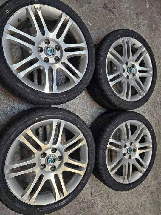 Skoda Superb 18zoll Alufelgen, 225/40R18 92V XL Tracmax Winterreifen