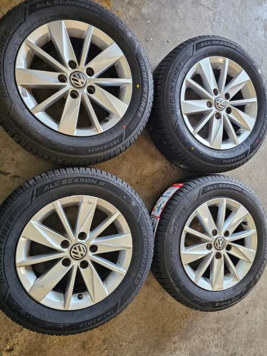 VW Golf 6 7 8 VW Touran Caddy Golf + Original 15zoll Alufelgen, NEU 195/65R15 TOP Ganzjahresreifen
